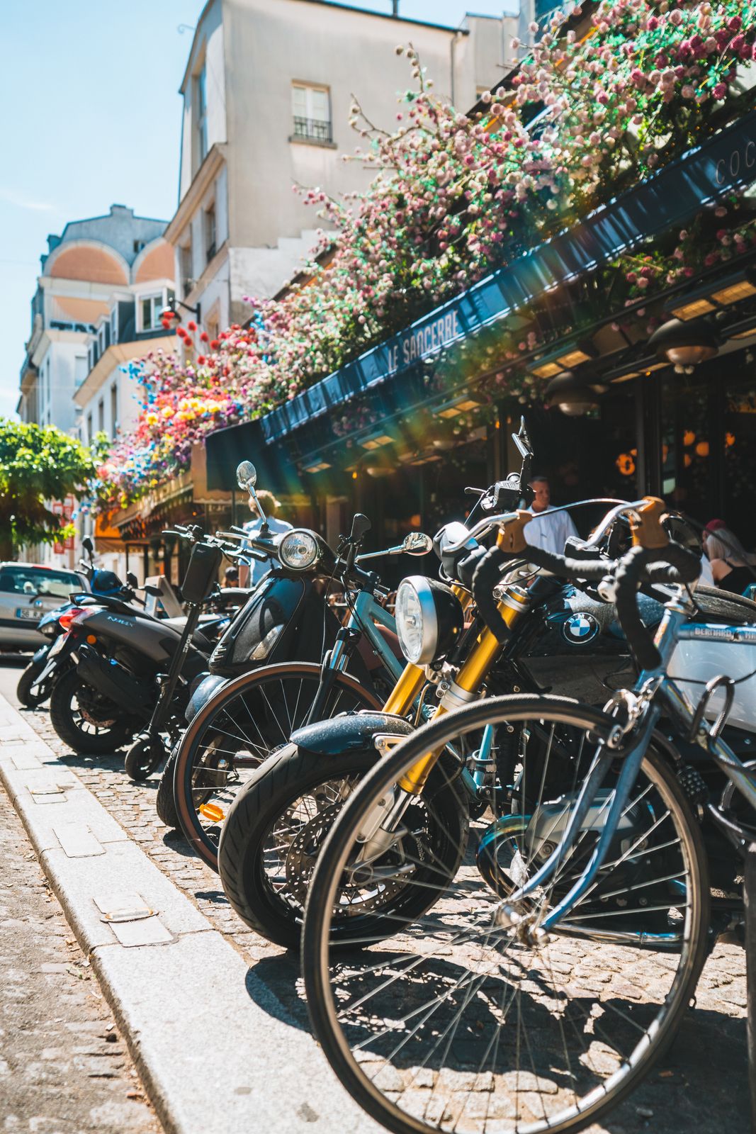 City photo — street scene