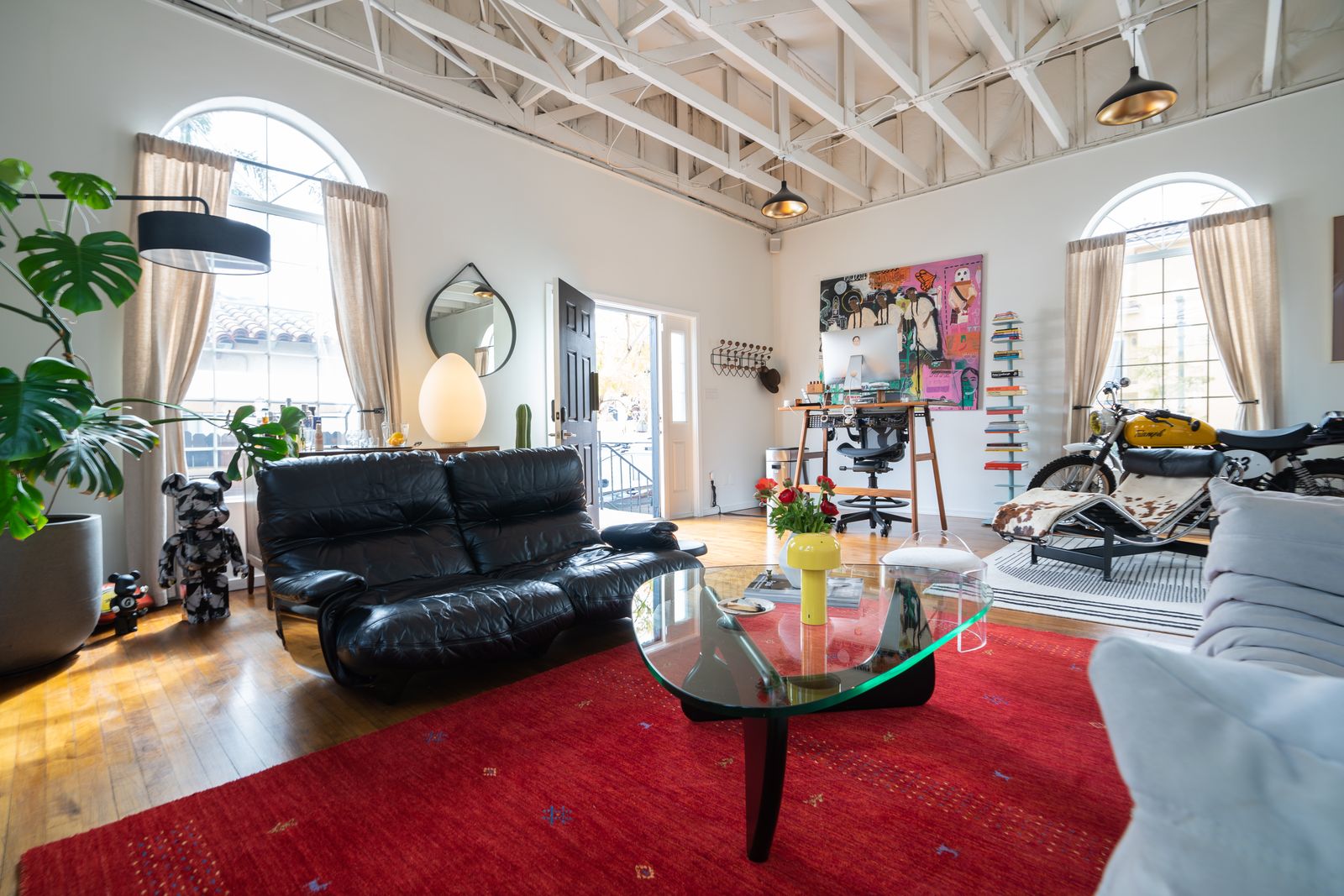 Indoor photo — living room