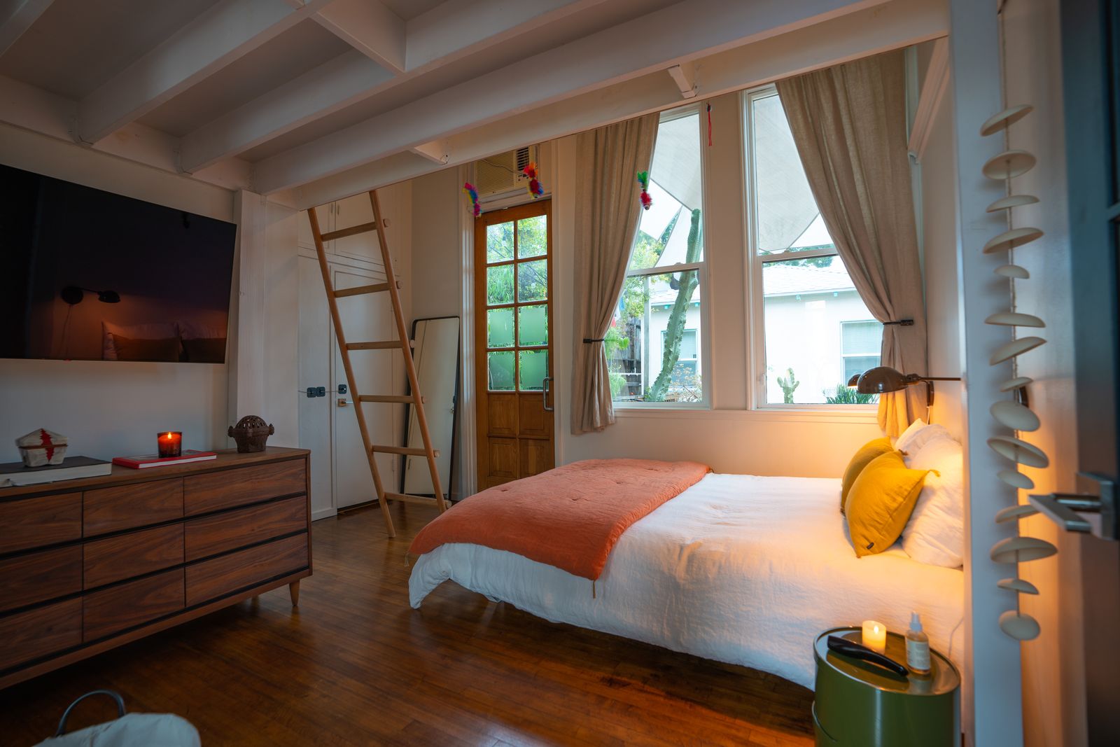 Indoor photo — bedroom loft